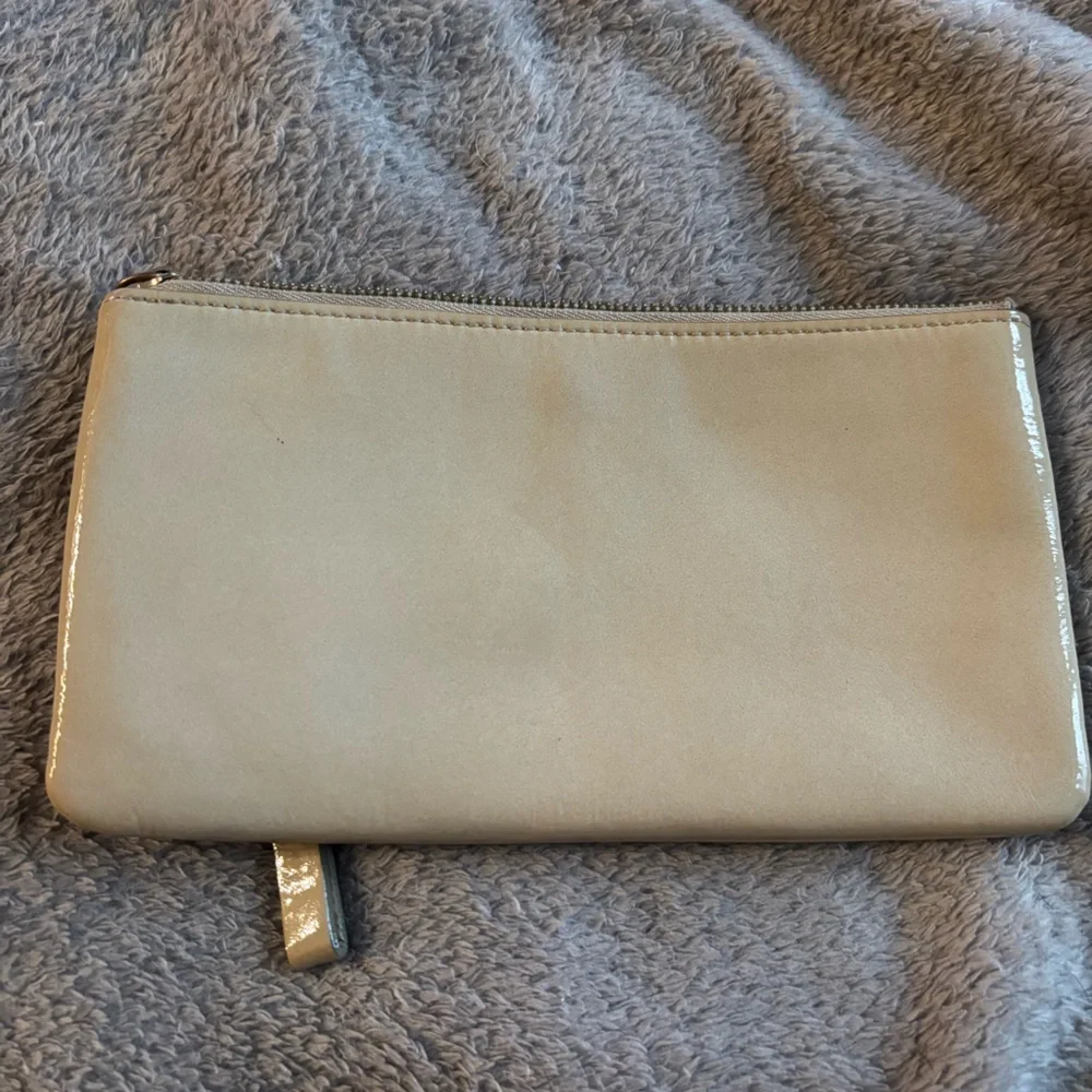 Kate Spade Harrison Street Jenny Ann Metallic‎ Gold Wristlet